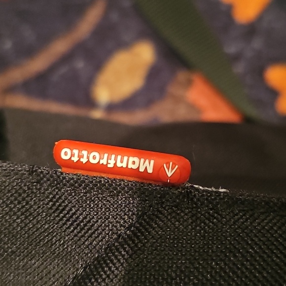 Manfrotto Camera Messenger Bag - Picture 2 of 3